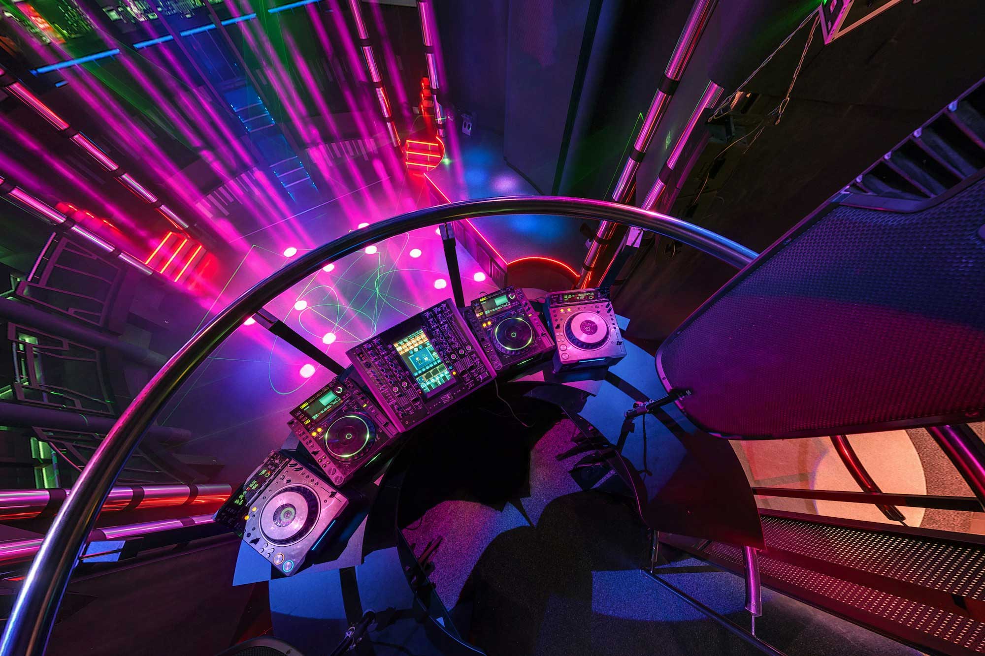 Dj